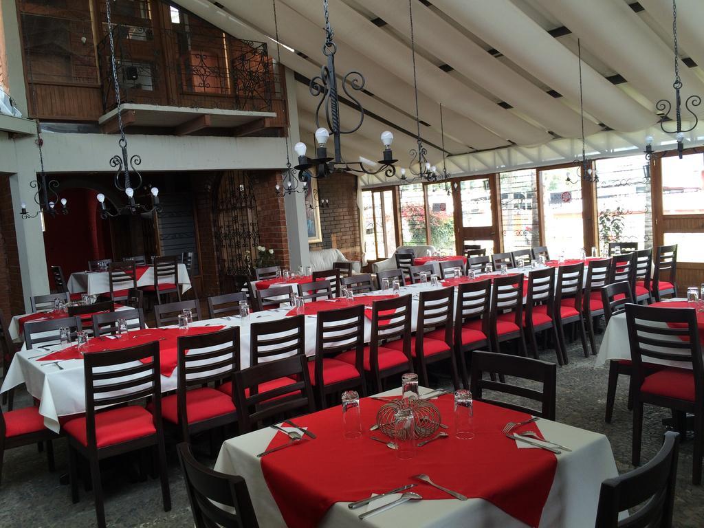Hosteria Rosa Blanca Puembo Exterior photo