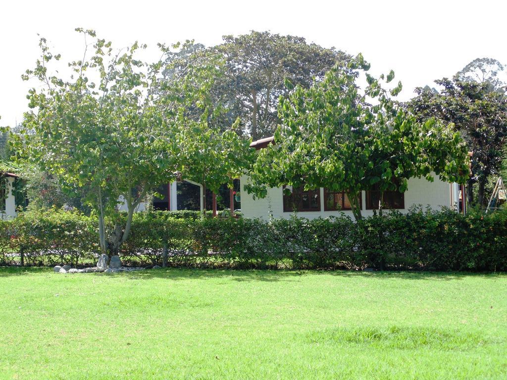 Hosteria Rosa Blanca Puembo Exterior photo