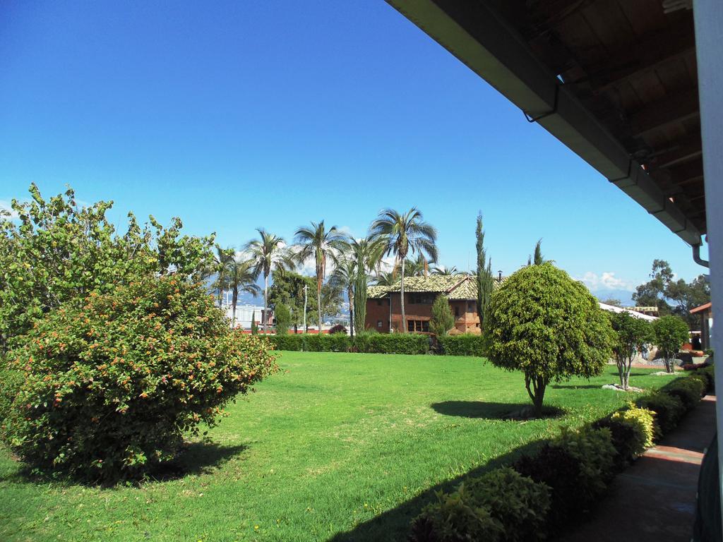 Hosteria Rosa Blanca Puembo Exterior photo